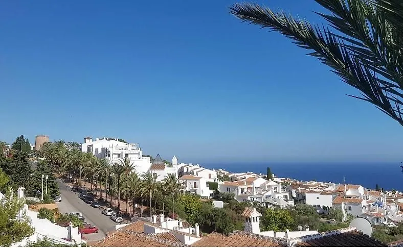 Lovely 2 Bedroom In Capuchinos, San Juan De Capistrano, Nerja Apartment